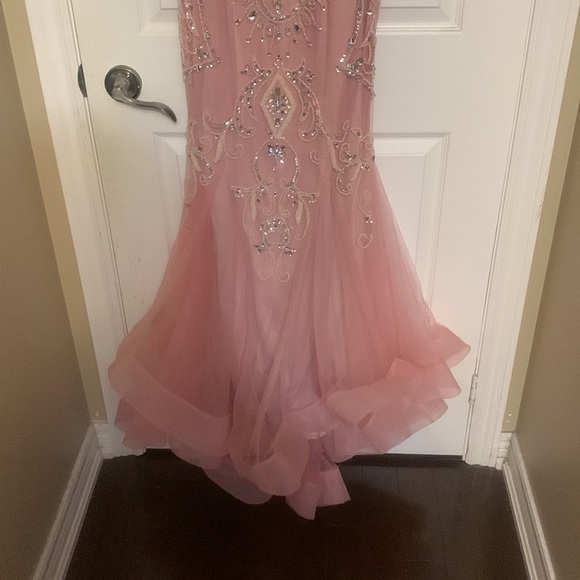 Pink flared ending long dress - Picture 3 of 6